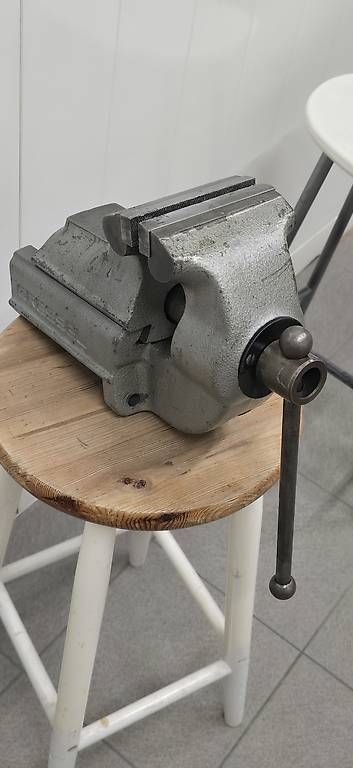 Gressel Tutti gli attrezzi: Schraubstock Gressel 125mm – Usato da Weiningen ZH venduto da ped_fbx2 2