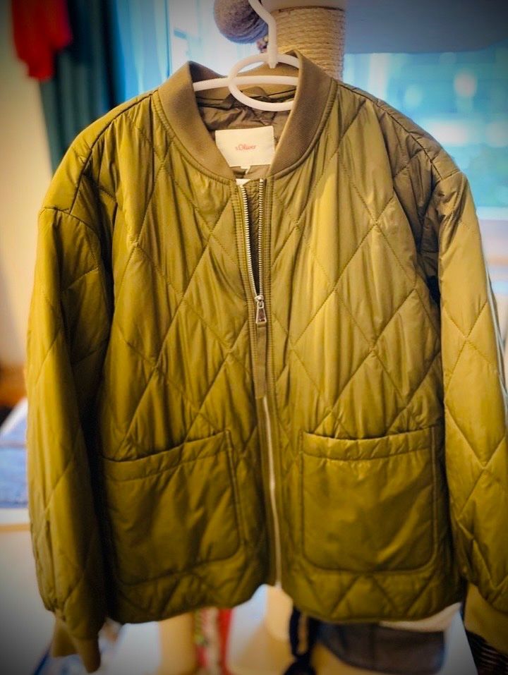 S.Oliver Jacken: Oliv-grüne Bomberjacke von s.Oliver RED LABEL – Gebraucht aus Zürich von sheijla 1