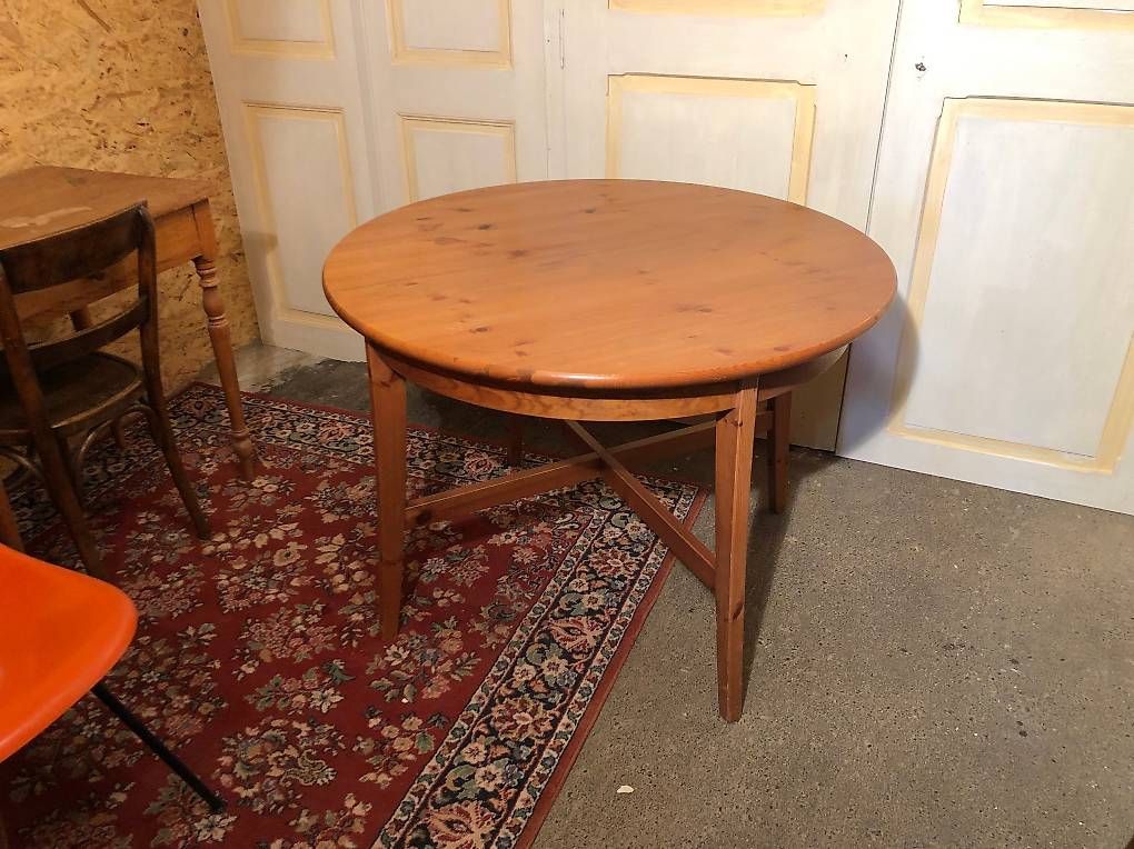 Tables: Table ronde – D'occasion à Icogne par GabyMayor