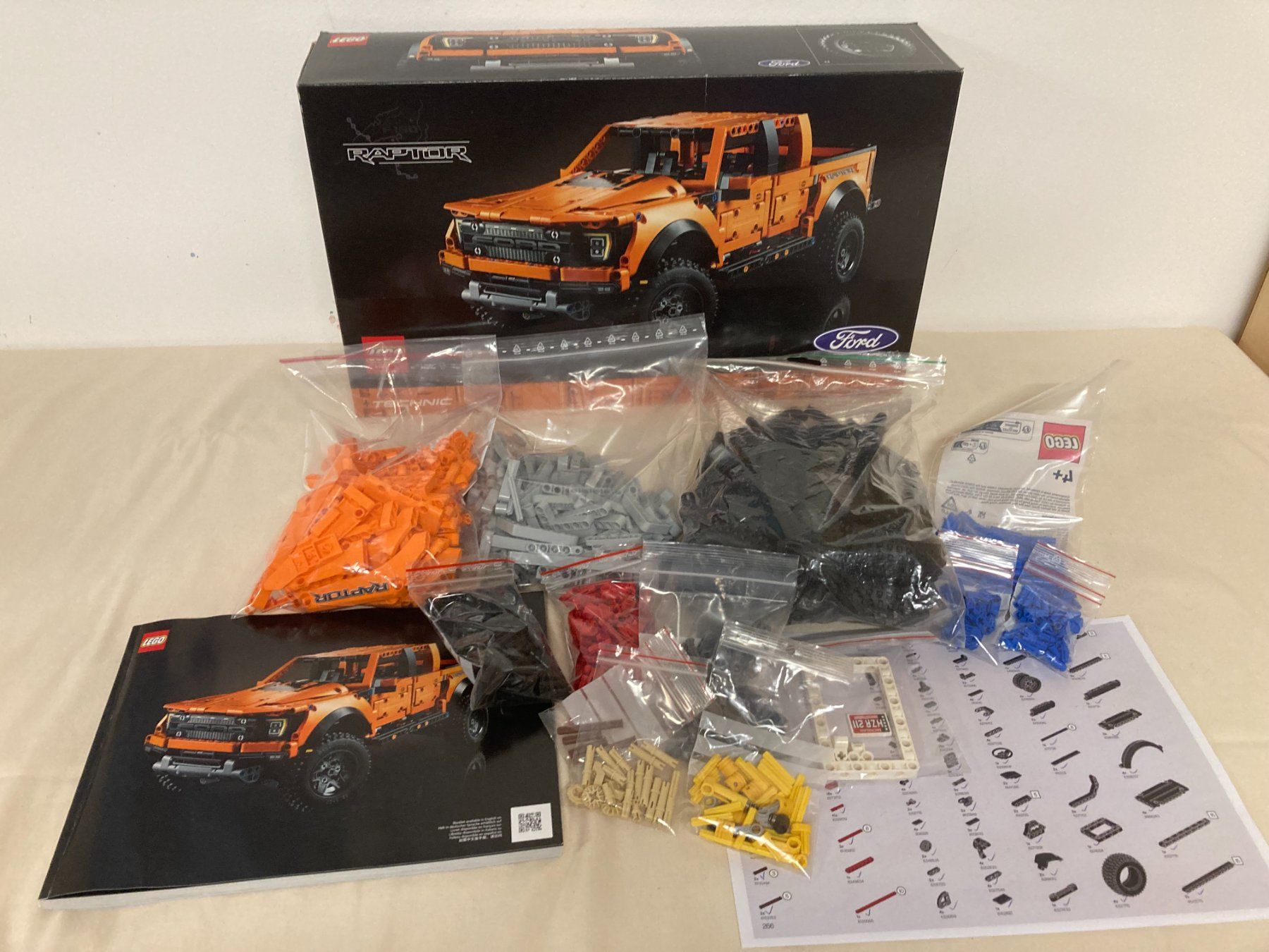 Technics Kit di costruzioni: Lego Technic - 42126 Ford Raptor – Usato da Reinach BL venduto da Loma8 6