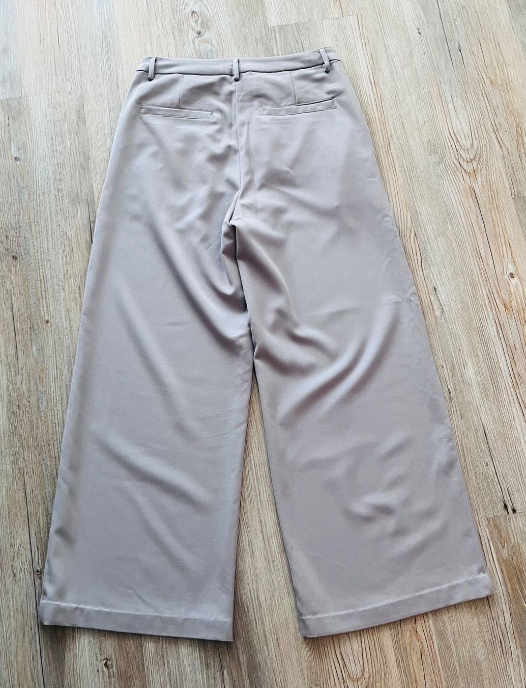 Pantaloni: MINIMUM Stoffhose Lessa 2.0 Gull Hellgrau Loose Fit Gr. M, – Usato da Belp venduto da Solyluna 3