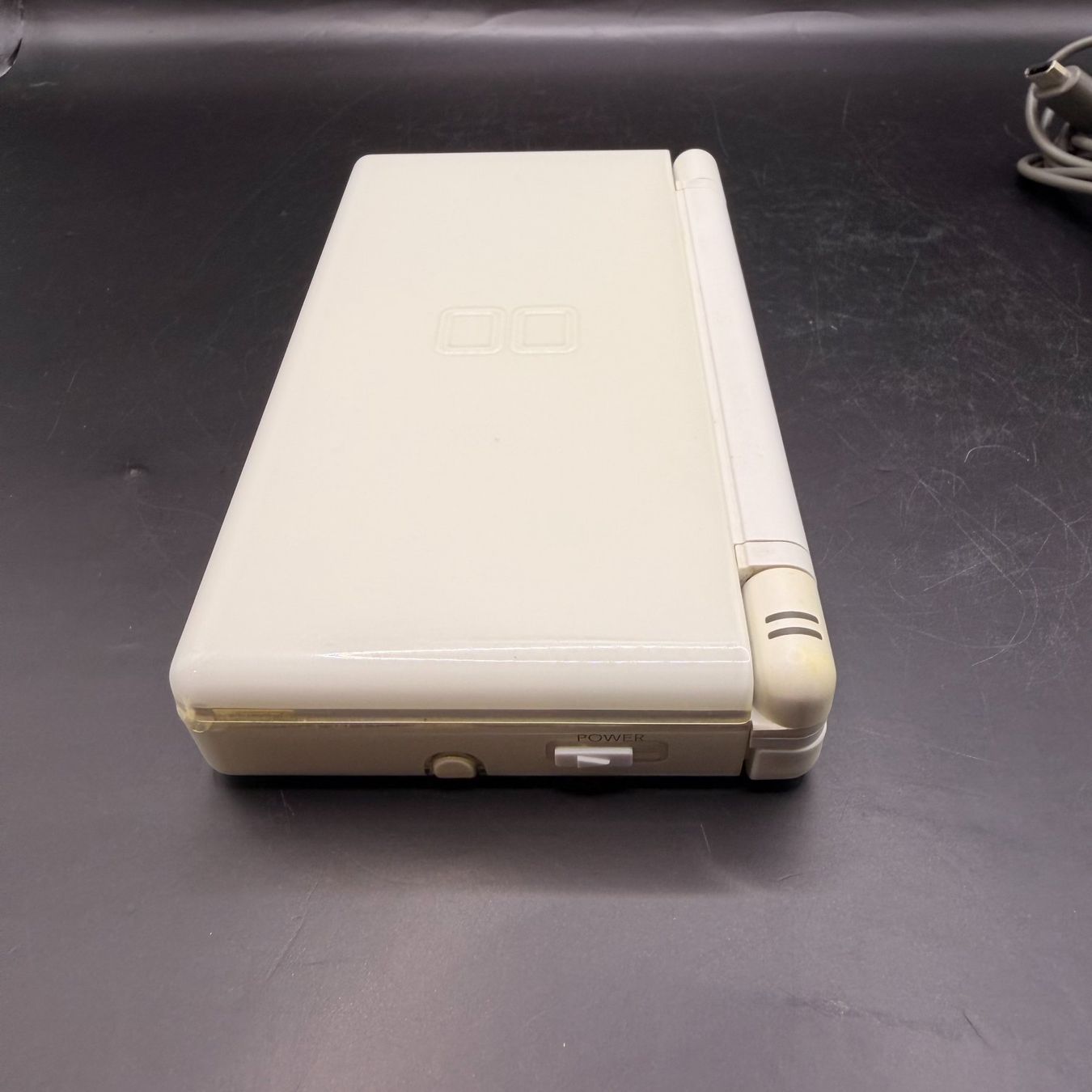Nintendo Console: Nintendo DS Lite Weiss mit Ladegerät – Usato da Düdingen venduto da Nerdworld 1