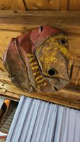 Kunst Deko Benzinkanister Metall rot gelb gebraucht Zustand