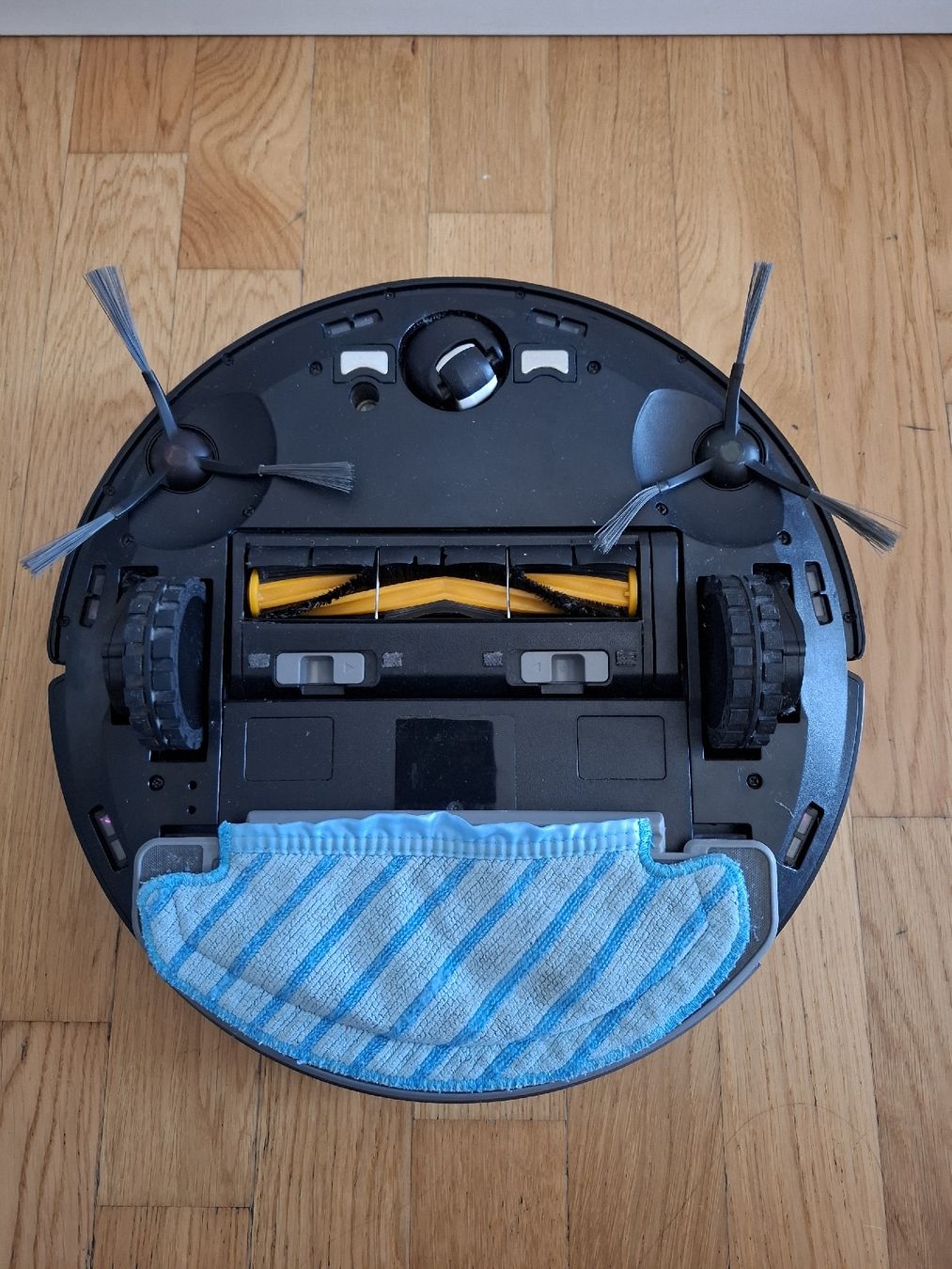 Ecovacs Aspirapolveri & Accessori: Ecovacs Deebot Ozmo T8 AIVI Staubsauger robot – Usato da Schlieren venduto da car_w57d 4