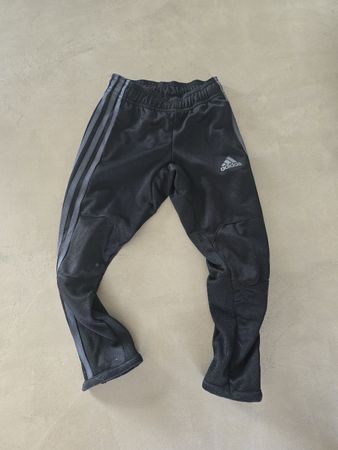 Adidas Trainerhose Grösse 110