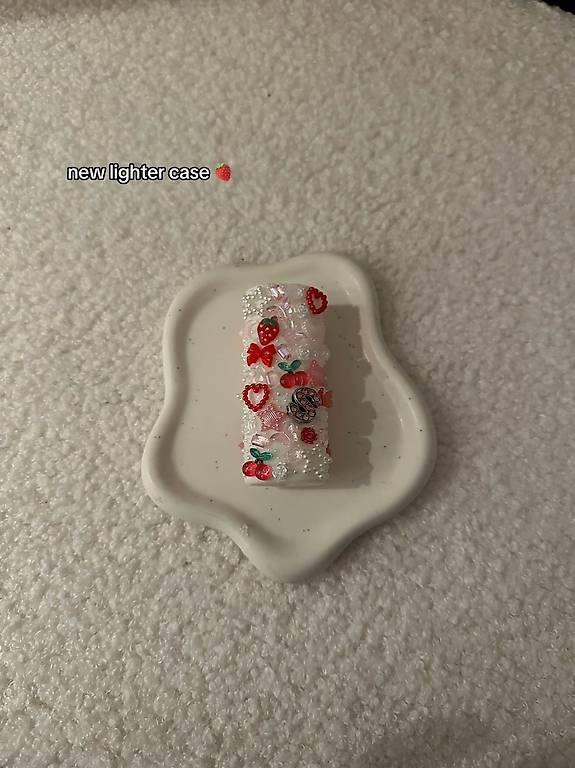 Feuerzeuge: Feuerzeughülle mit Perlen & Charms ? Deko / Cute – Gebraucht aus Endingen von sab_2gdk