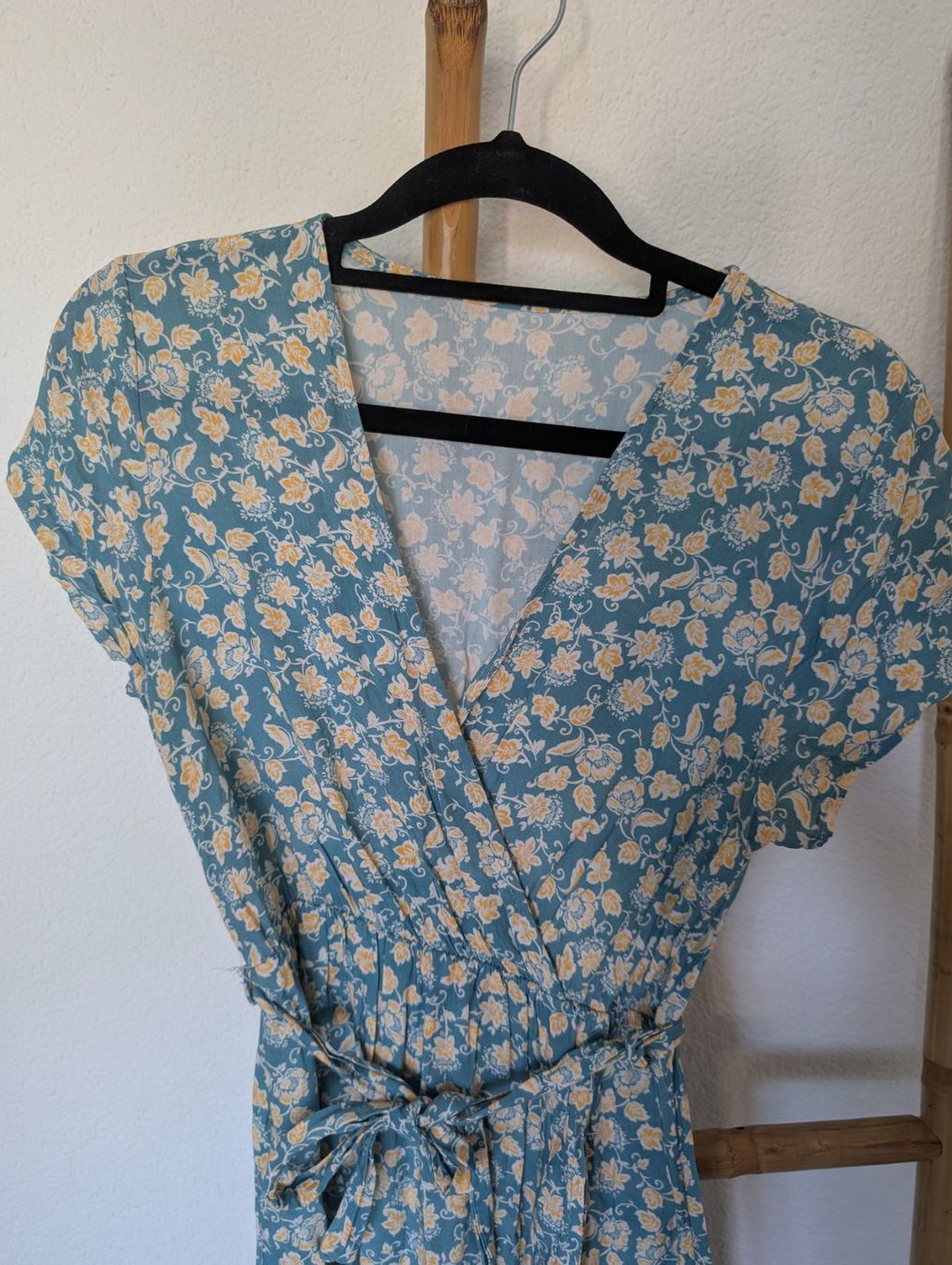 Kleider: Robe cache coeur fleurie – Gebraucht aus Fully von Pelouche 1