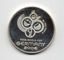 (2276) Trinidad + Tobago, 100 Dollars 2006, Germany Fussball