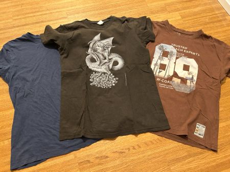 3 vielseitige T-Shirts Grösse 152
