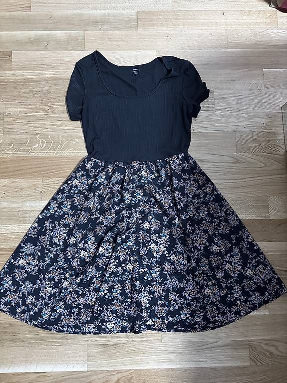 Kleider: Robe – Gebraucht aus Monthey von Susii_M