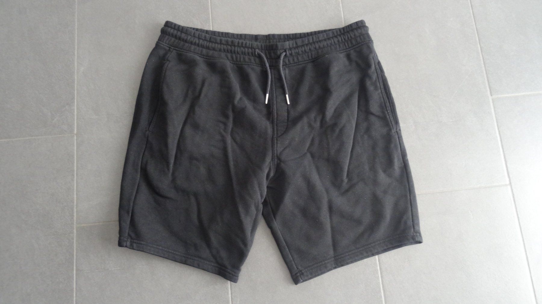 Pantaloni: Next Shorts schwarz, Grösse L, neu – Nuovo (secondo la descrizione) da Beinwil am See venduto da den_p9db