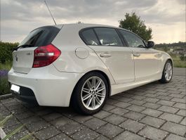 BMW 118i mit M-Paket - frisch ab MFK!
