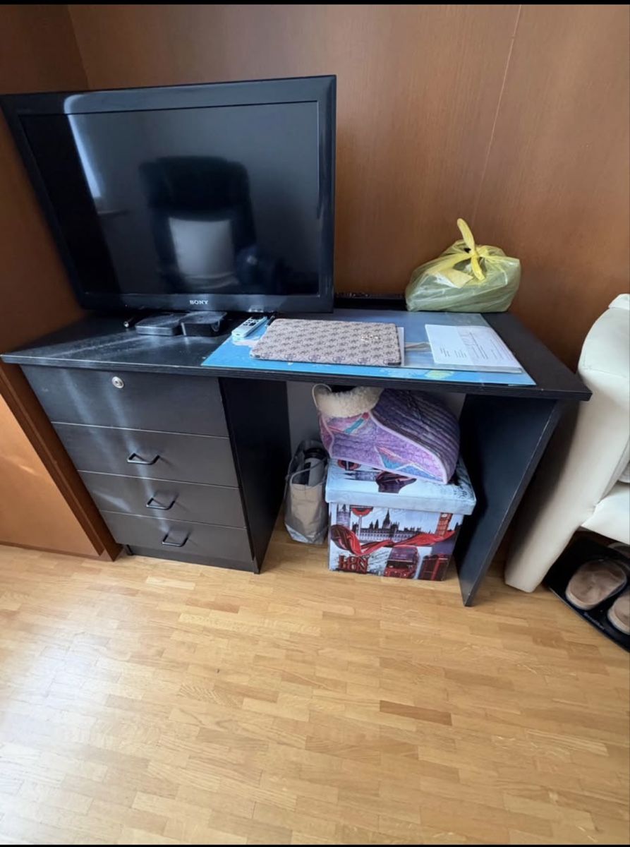 Guardaroba: möbel/schrank/tisch – Usato da Birsfelden venduto da bettyginosa 5