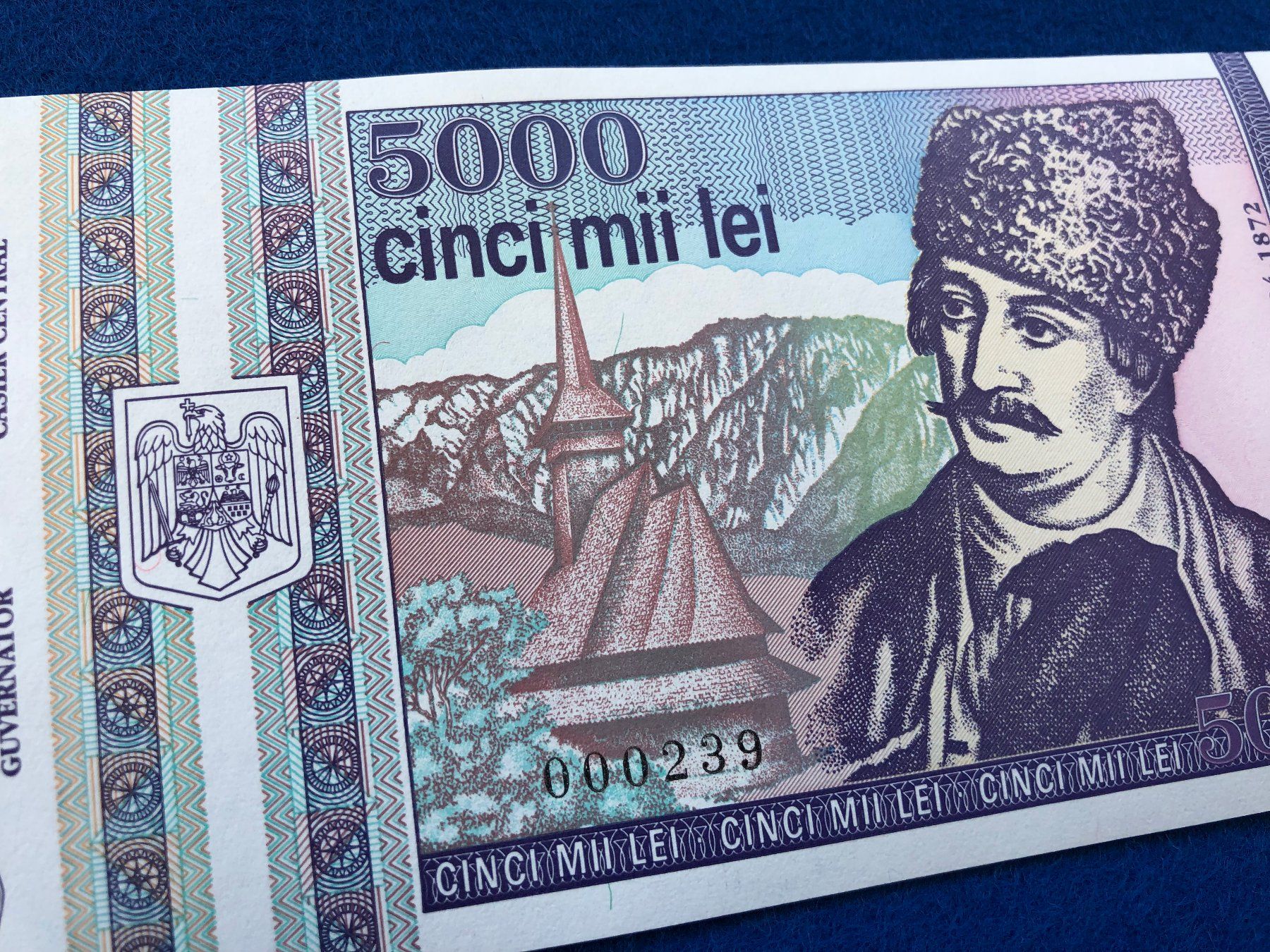 Banconote: *** Note Nr. 239 *** Romania - Rumänien - 5000 Lei UNC – Nuovo e nell'imballaggio originale da Pfäffikon SZ venduto da Sieben77