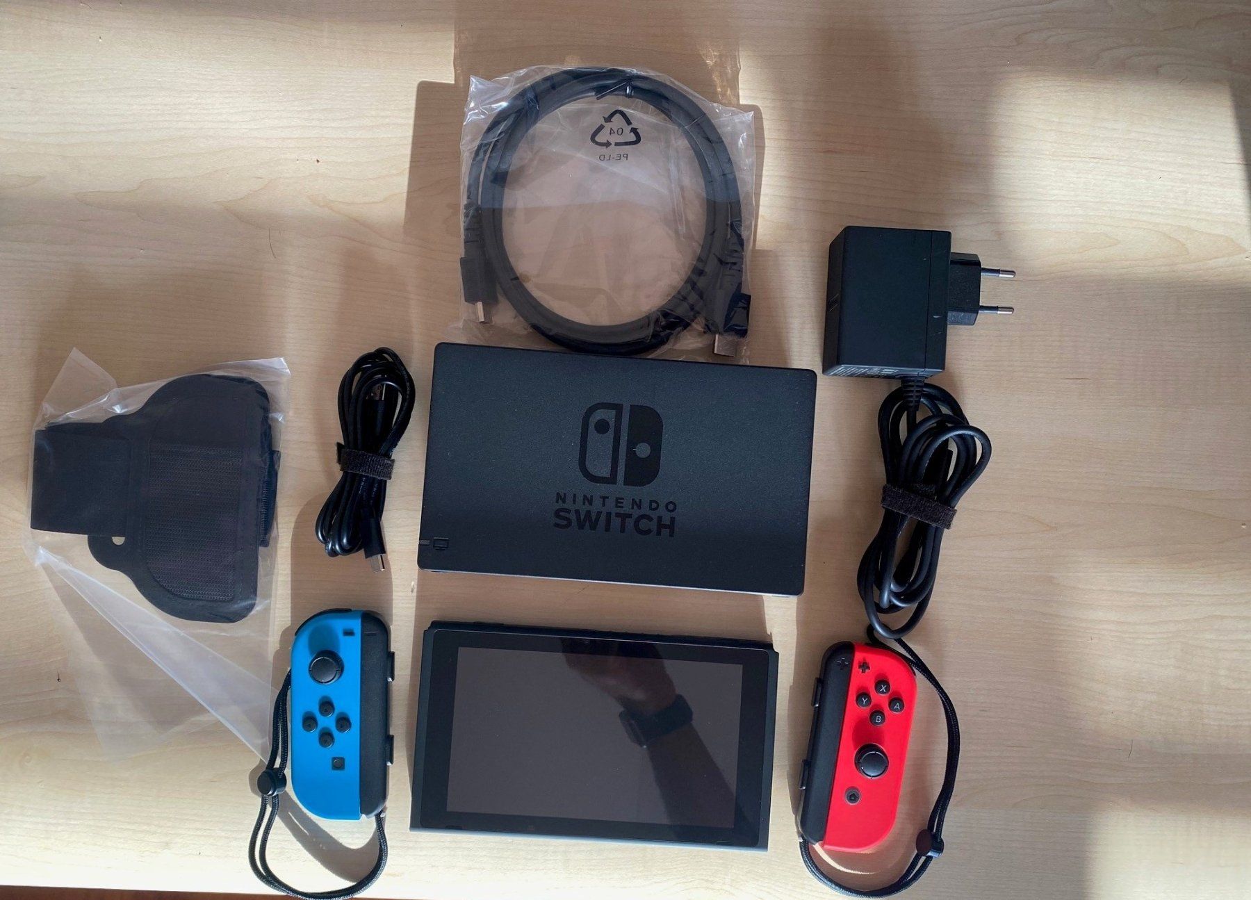 Nintendo Console: Nintendo Switch plus Switch Sports mit Garantie – Usato da Bussigny venduto da logialp 5