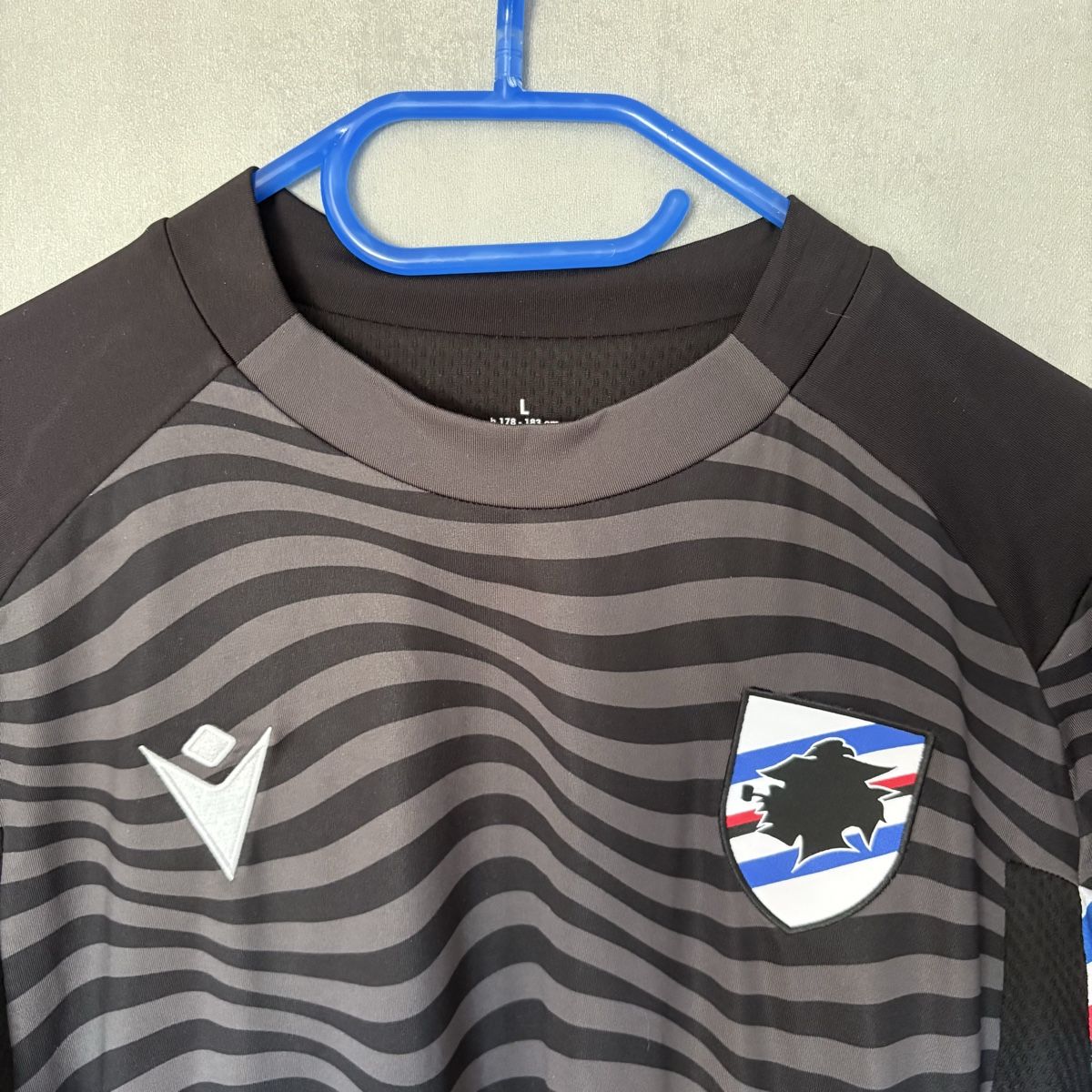 Maillots de corps & Pantalons: Sampdoria Genua Trikot Training Macron – D'occasion à Winterthur par LaBodega 1
