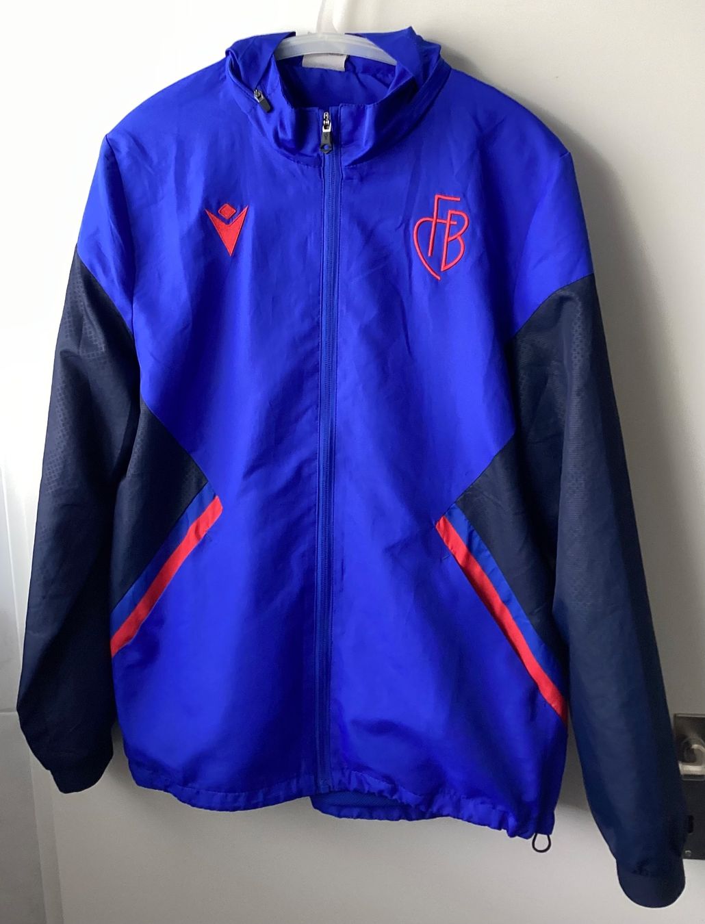 FC Basel Giacche: Trainingsjacke FC Basel Gr. S – Usato da Wagen venduto da papai1