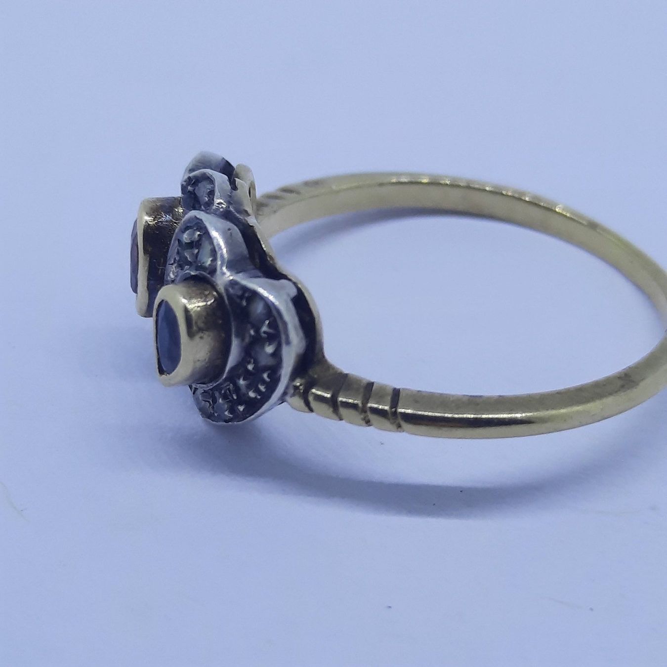 Anelli: Bezaubernder Goldring mit diversen Edelsteinen – Usato da Unterägeri venduto da Altgoldschmuck 3