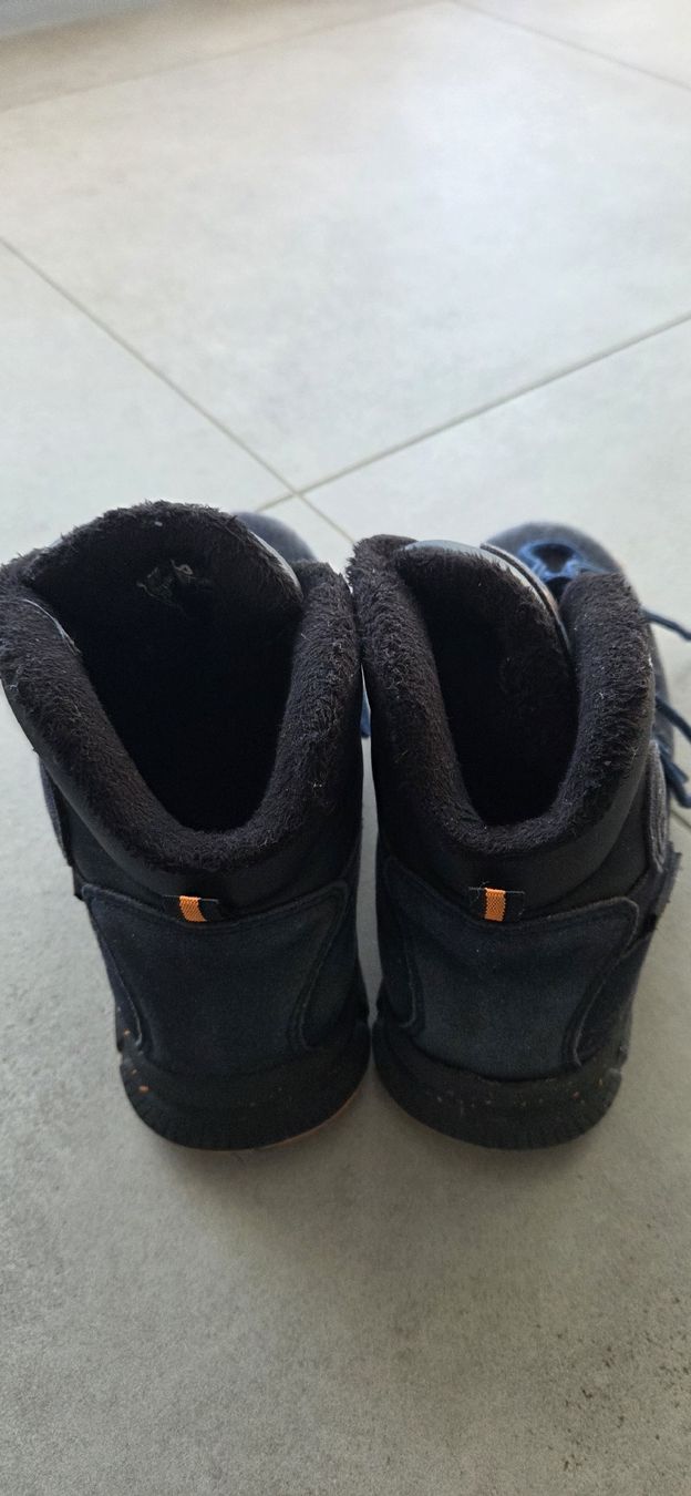 Fila Schuhe für Jungen: Winterschuhe Grösse 37 – Gebraucht aus Hausen am Albis von Bruceundnemo 2