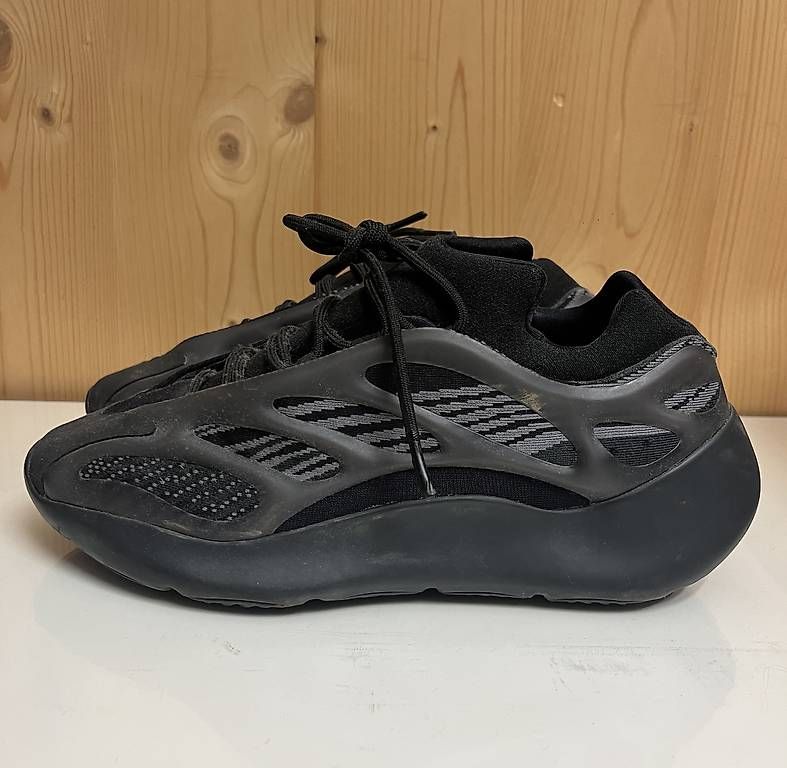 Adidas Scarpe da uomo: Yeezy Boost 700 Alvah (Grösse 44) – Usato da Luzern venduto da LuzernerShop 2