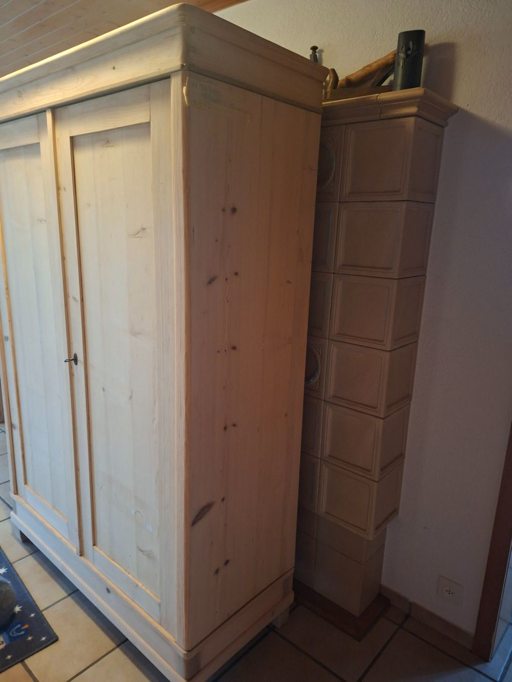 Armadi: Alter Kleiderschrank – Usato da Mühlau venduto da dac_9g7g 1