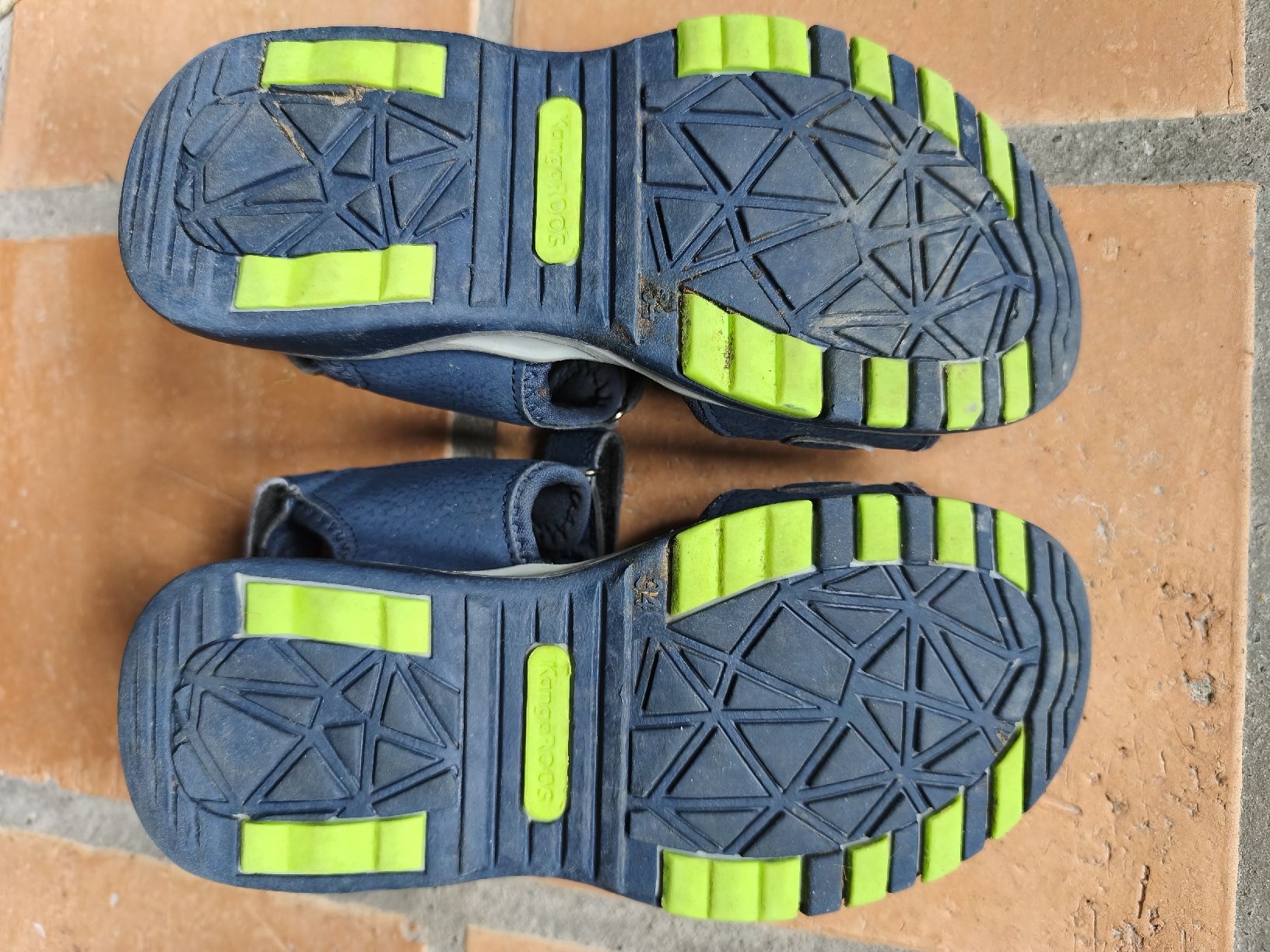 Scarpe per ragazzi: Kinder Sandalen Kangaroos Grösse 34 – Usato da Ammerzwil BE venduto da Consuelo01 2