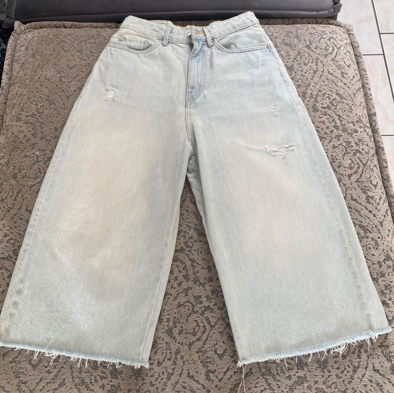 Zara Pantaloni: Bermuda shorts ( 36) – Usato da Echallens venduto da 1961zap
