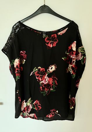 Forever 21 Blusen Shirt, Grösse M, Schwarz mit Blumen 🌸