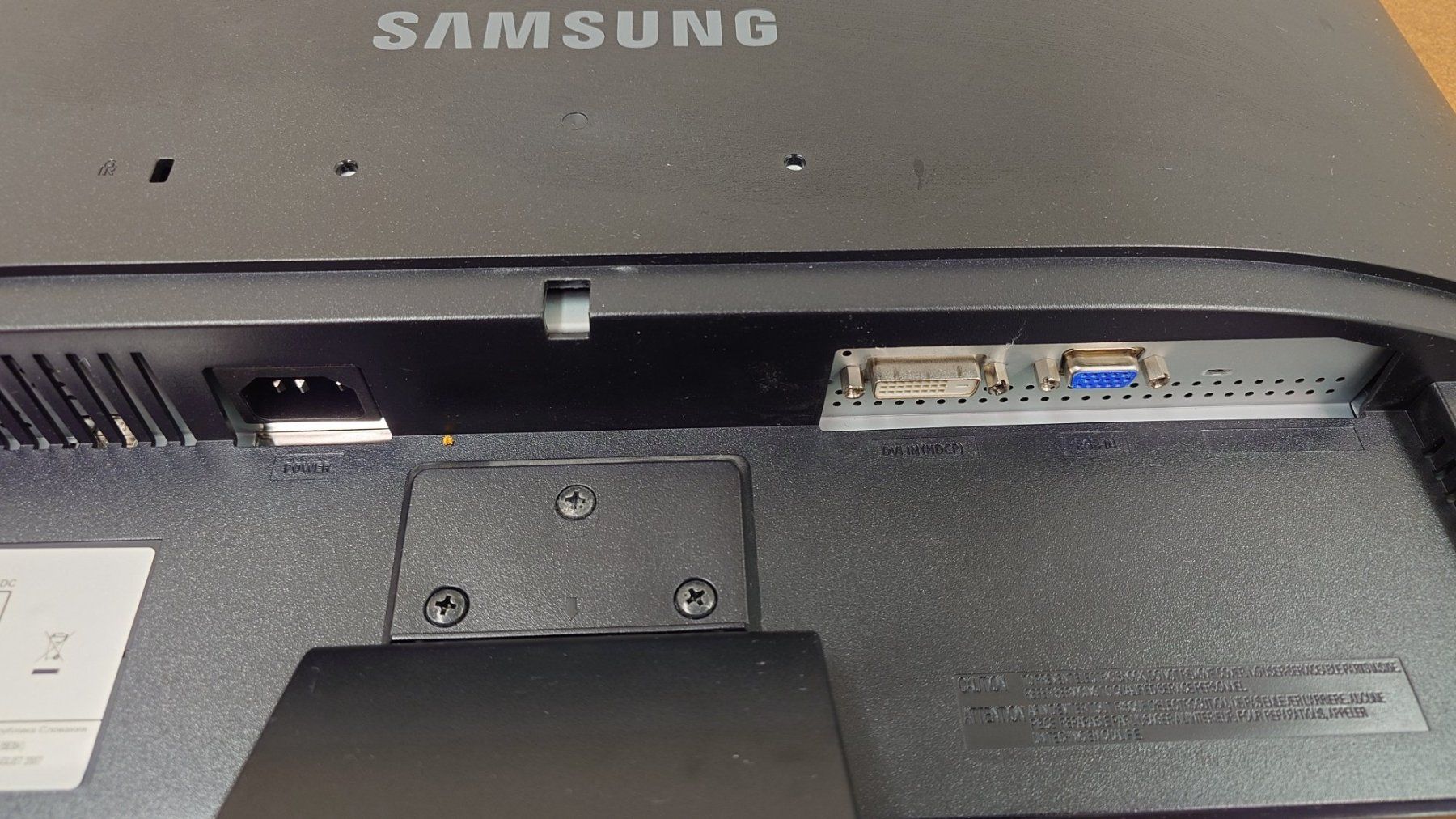 Samsung Monitor: Samsung SyncMaster 223BW 22" Monitor - getestet – Usato da Ostermundigen venduto da Chrisascht 4