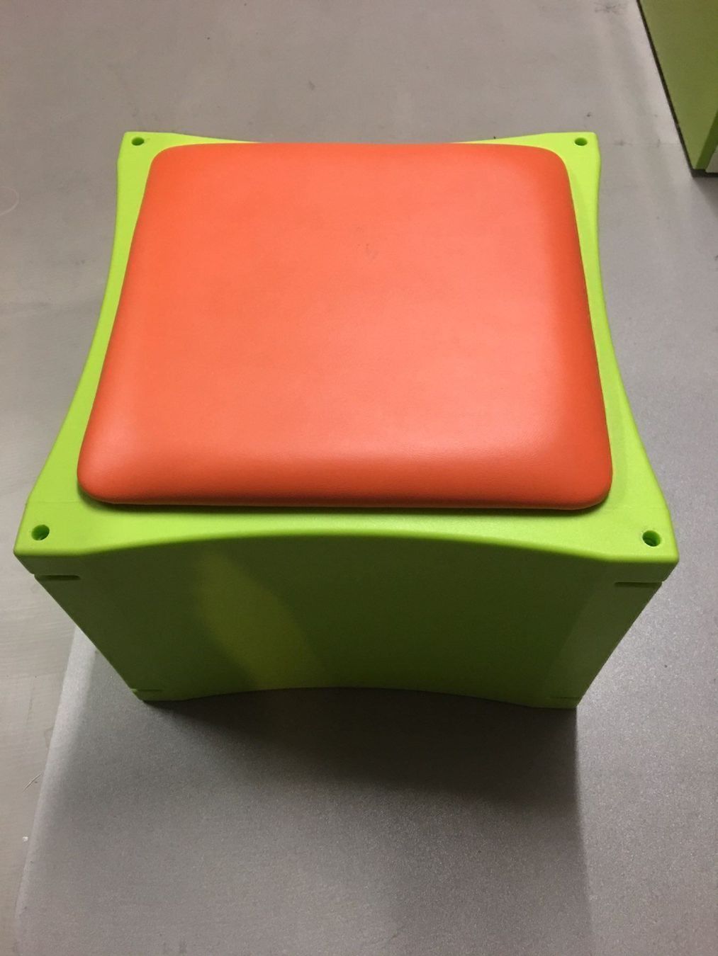 Regale: biblio, cubes, poufs modulables pro – Gebraucht aus Leytron von TipTop1912 7