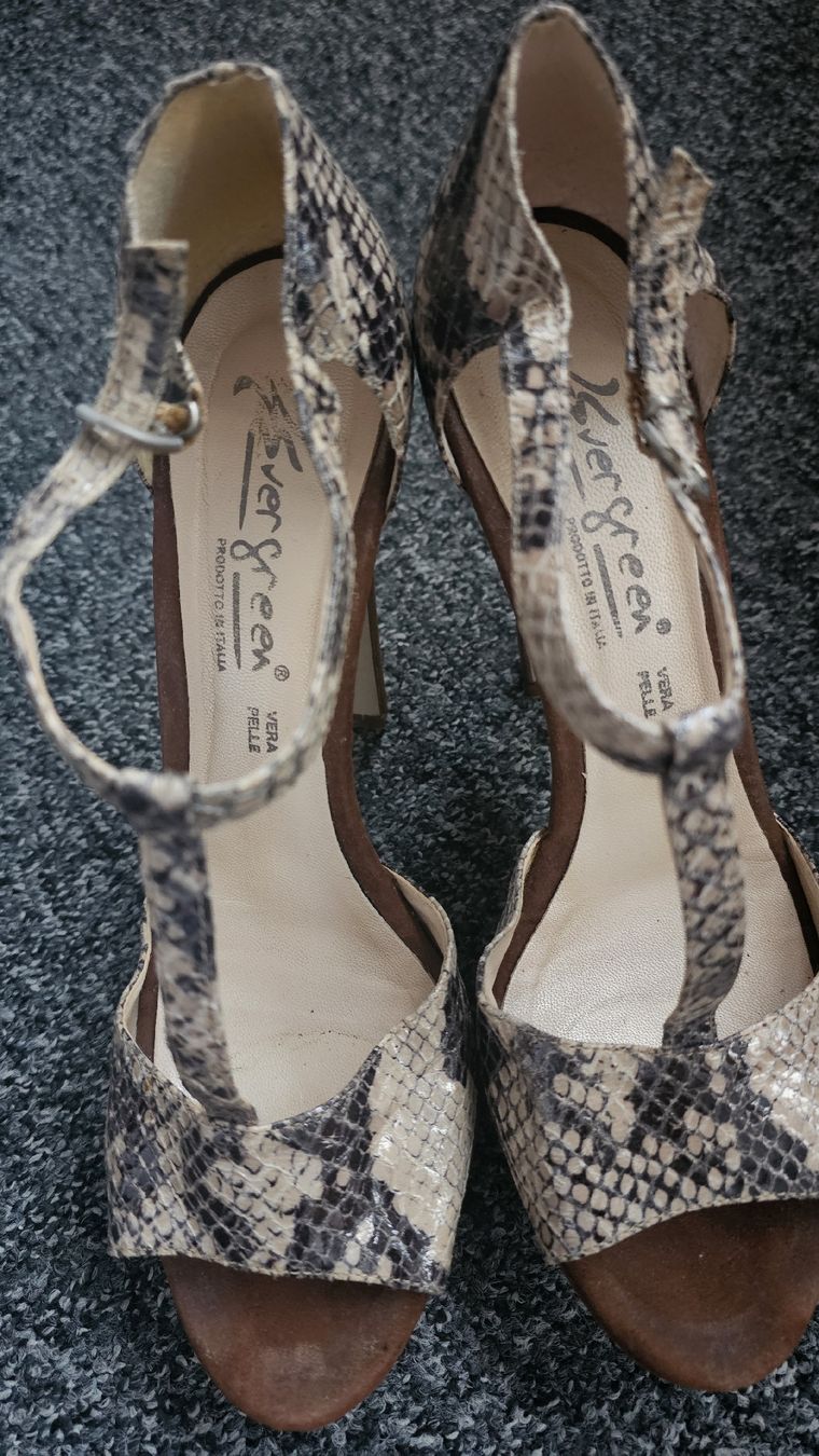 Damenschuhe: Schicke Damen High Heels Gr. 40 – Gebraucht aus Mauren von ehr_5cy6