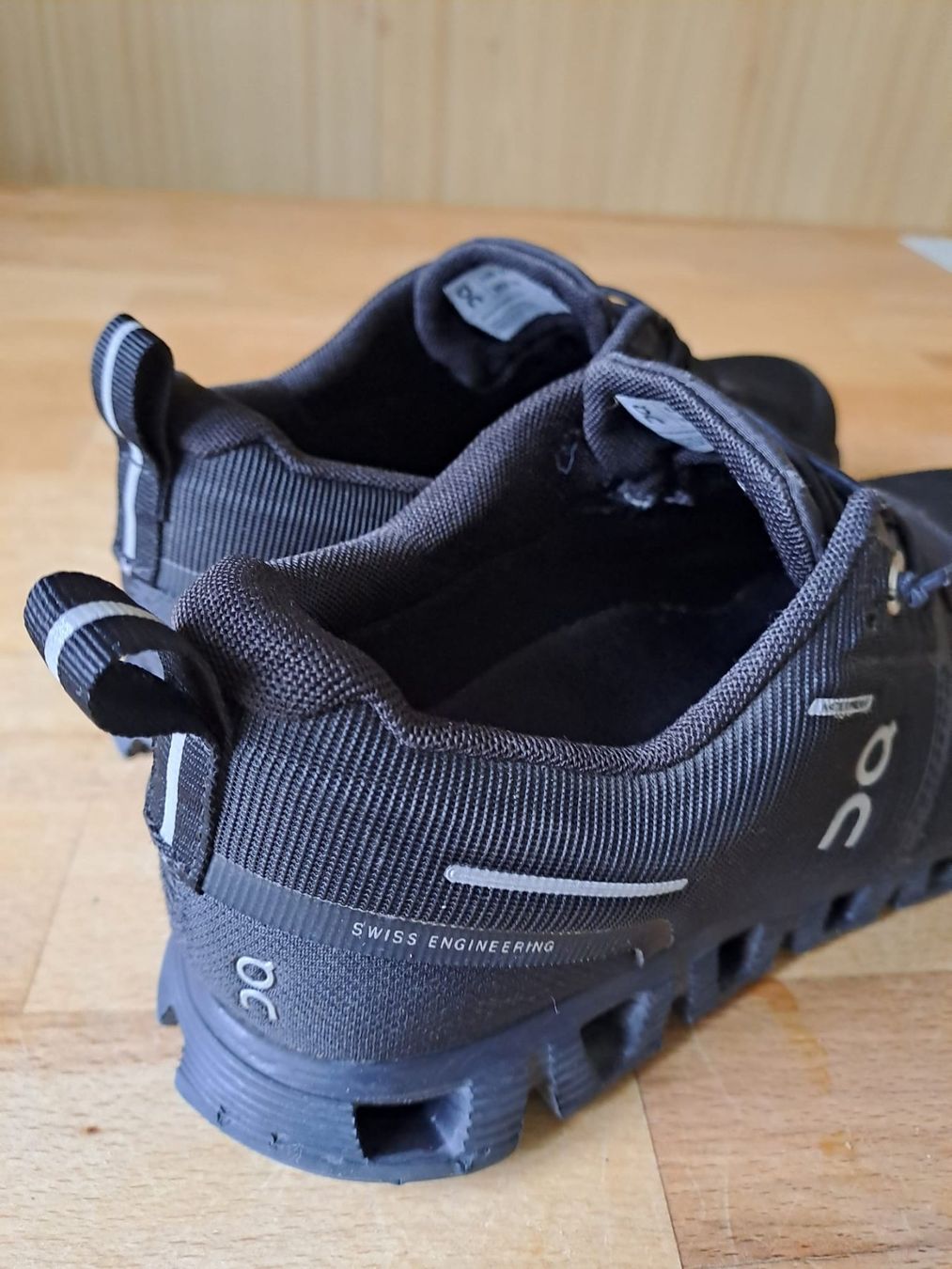On Scarpe da donna: ON Schuh waterproof – Nuovo (secondo la descrizione) da Sevelen venduto da Cangaroo 1