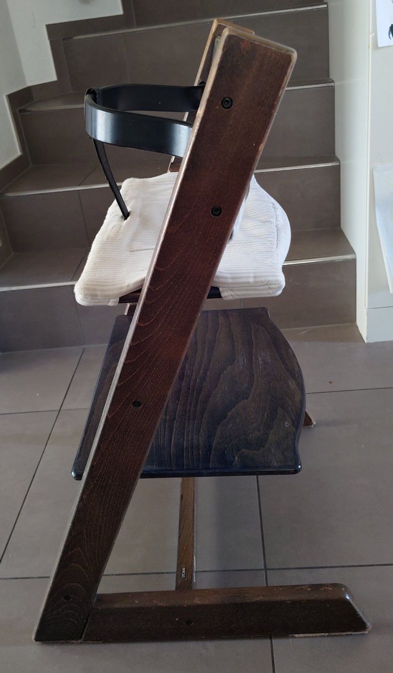 Stokke Chaises hautes: Stokke Triptrap mit Sicherheitsbügel und Sitzpolster – D'occasion à Aesch BL par mur_b7jh 3