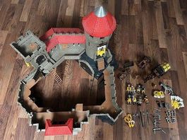 Playmobil Ritterburg mit Drachen und Zubehör