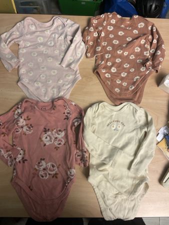 4 süsse C&A Bodys langarm, Gr. 86 Top Zustand