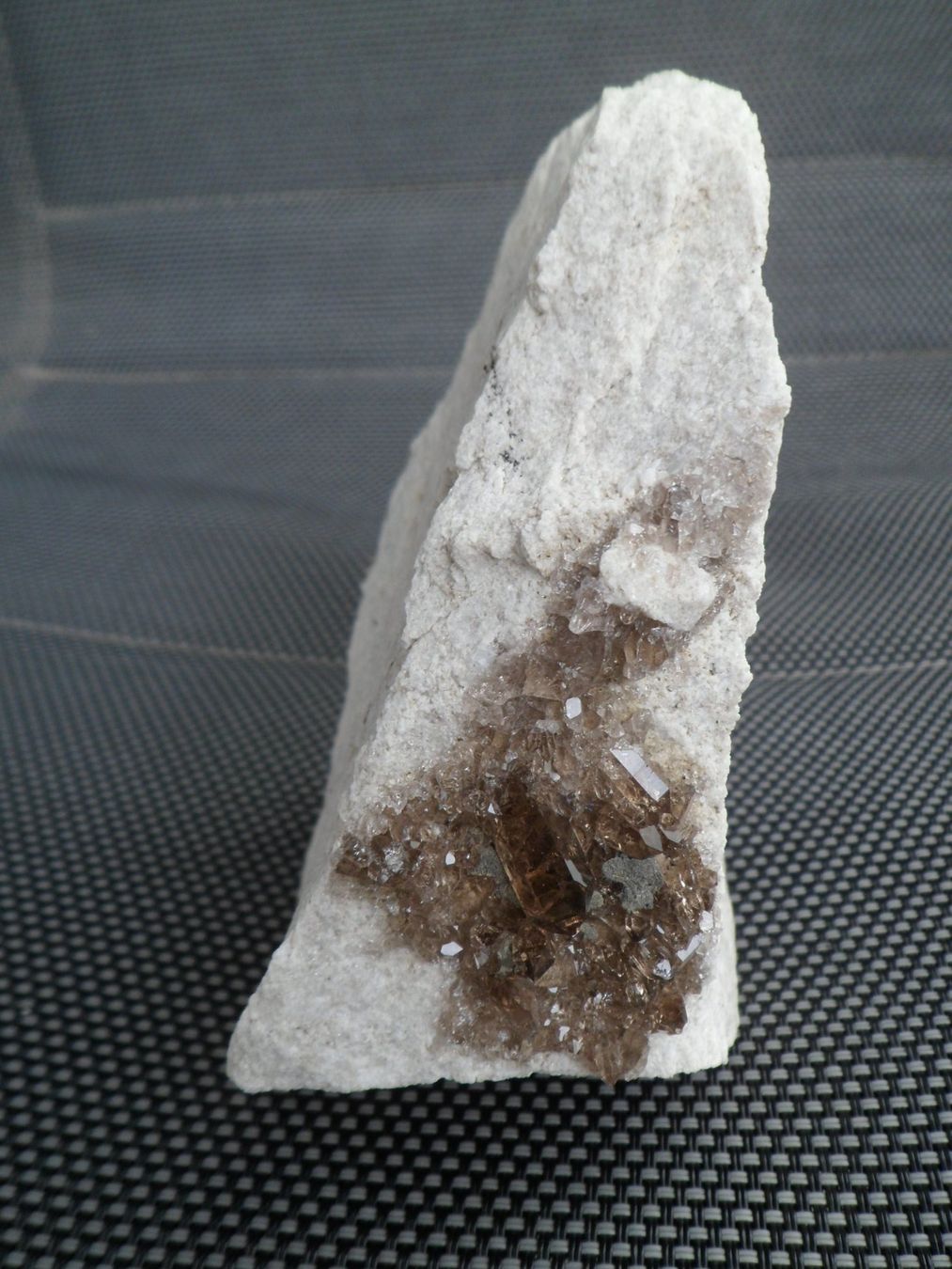 Mineralien & Heilsteine: Rauchquarz auf 2 Seiten. Schweiz – Gebraucht aus Affoltern am Albis von Fossil60 1