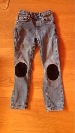 Kinder Jeans geflickt aber rest ist top, Grösse 110 - I