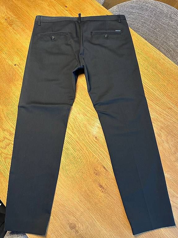 Dsquared2 Pantaloni: Dsquared2 Hosen – Usato da Wallisellen venduto da Michelle06 1
