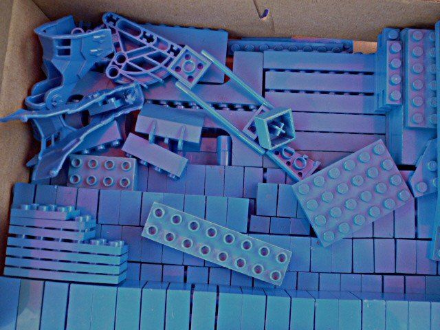 Lego Baukästen: Lego Ersatzteile sortiert, blau – Gebraucht aus Effretikon von Heimstudio 2
