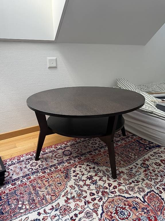 Tavoli: Runder Couchtisch dunkelbraun / schwarz mit Ablage – Usato da Neerach venduto da S_Feros