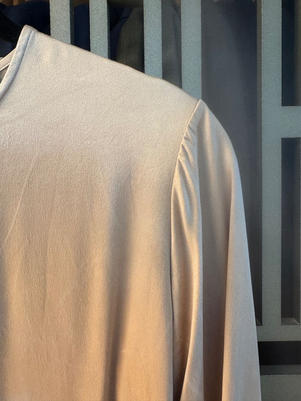 Gant Vestiti: Gant goldenes Satinkleid Vintage – Usato da Kilchberg ZH venduto da dongxi 2