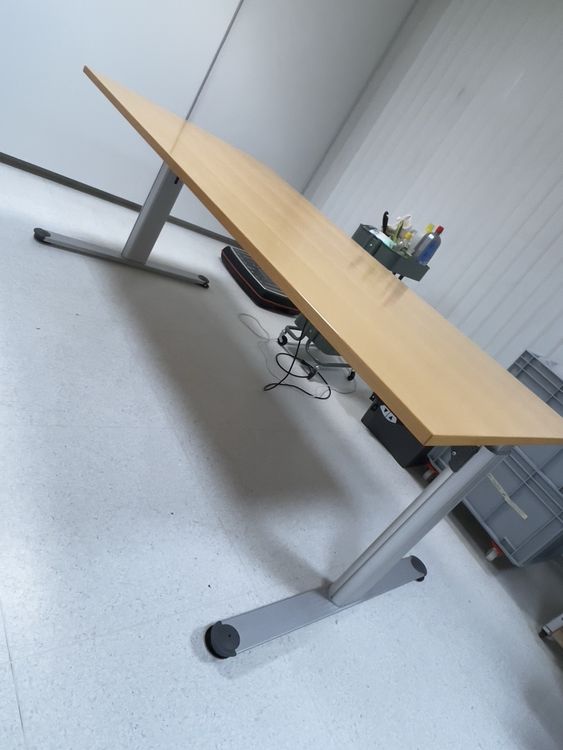 Bureaux: Ergonomischer Stehpult / Bürotisch "er-T-Go Pro 2" Motor 59 – Défectueux à Zürich par rotaeugli 1
