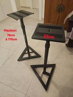 À vendre 2 pieds pour enceintes studio