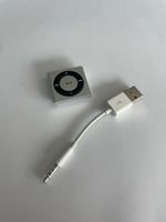 Apple iPod Shuffle 4. Generation silber mit USB Kabel