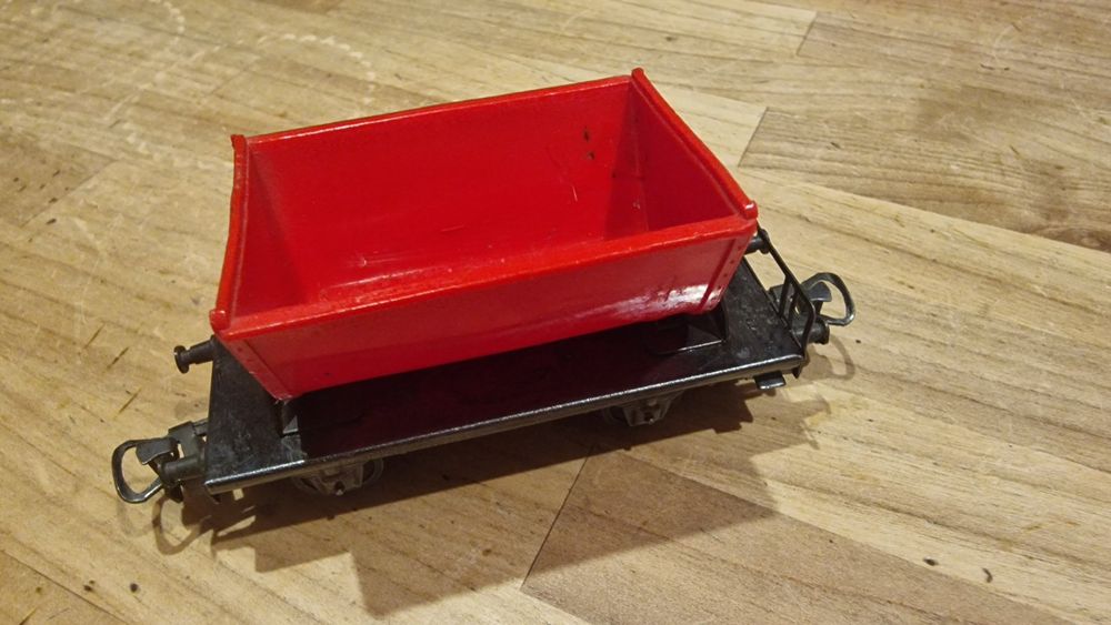 Märklin Loorenwagen rot 2