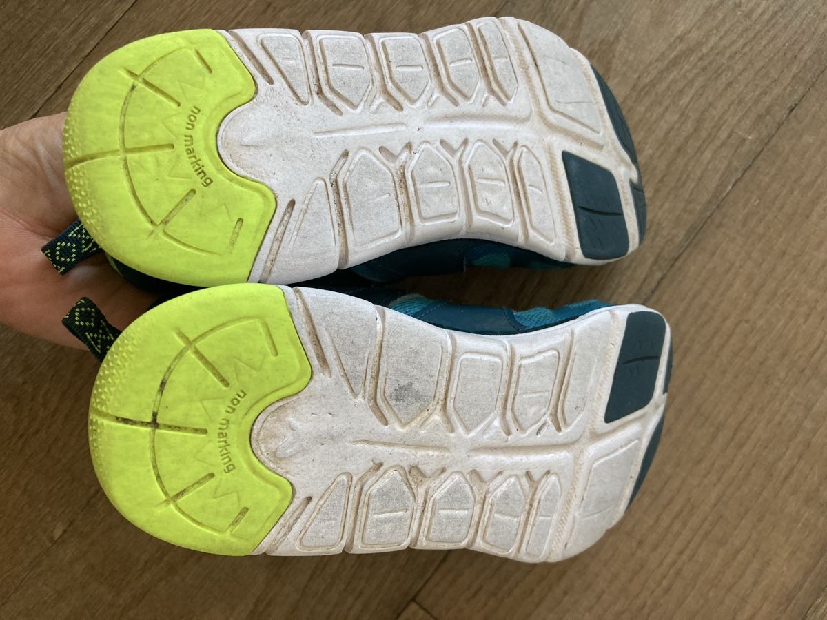 Decathlon Scarpe per ragazzi: Turnschuh Gr. 31 – Usato da Uznach venduto da galadriel2009 1