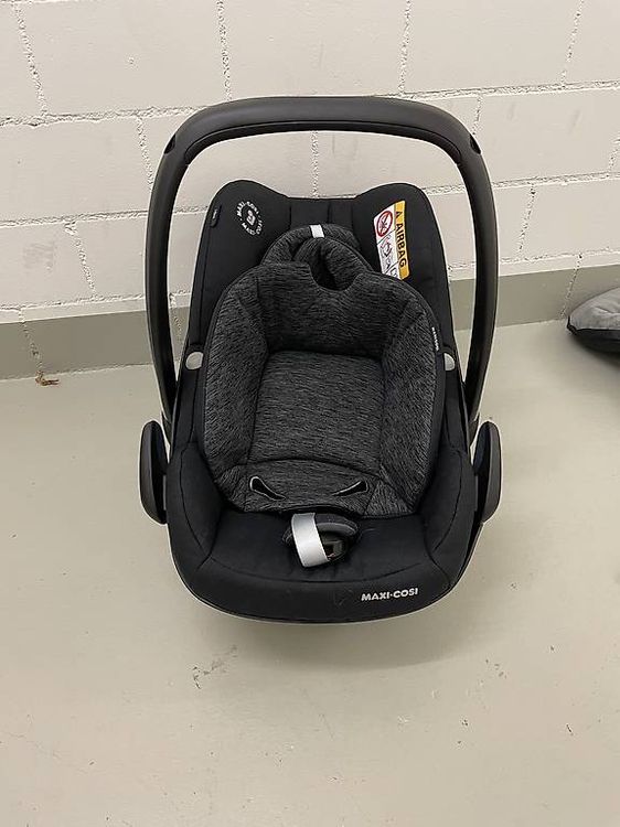 Sièges auto: Maxi Cosi Babyschale – D'occasion à Siebnen par copa11