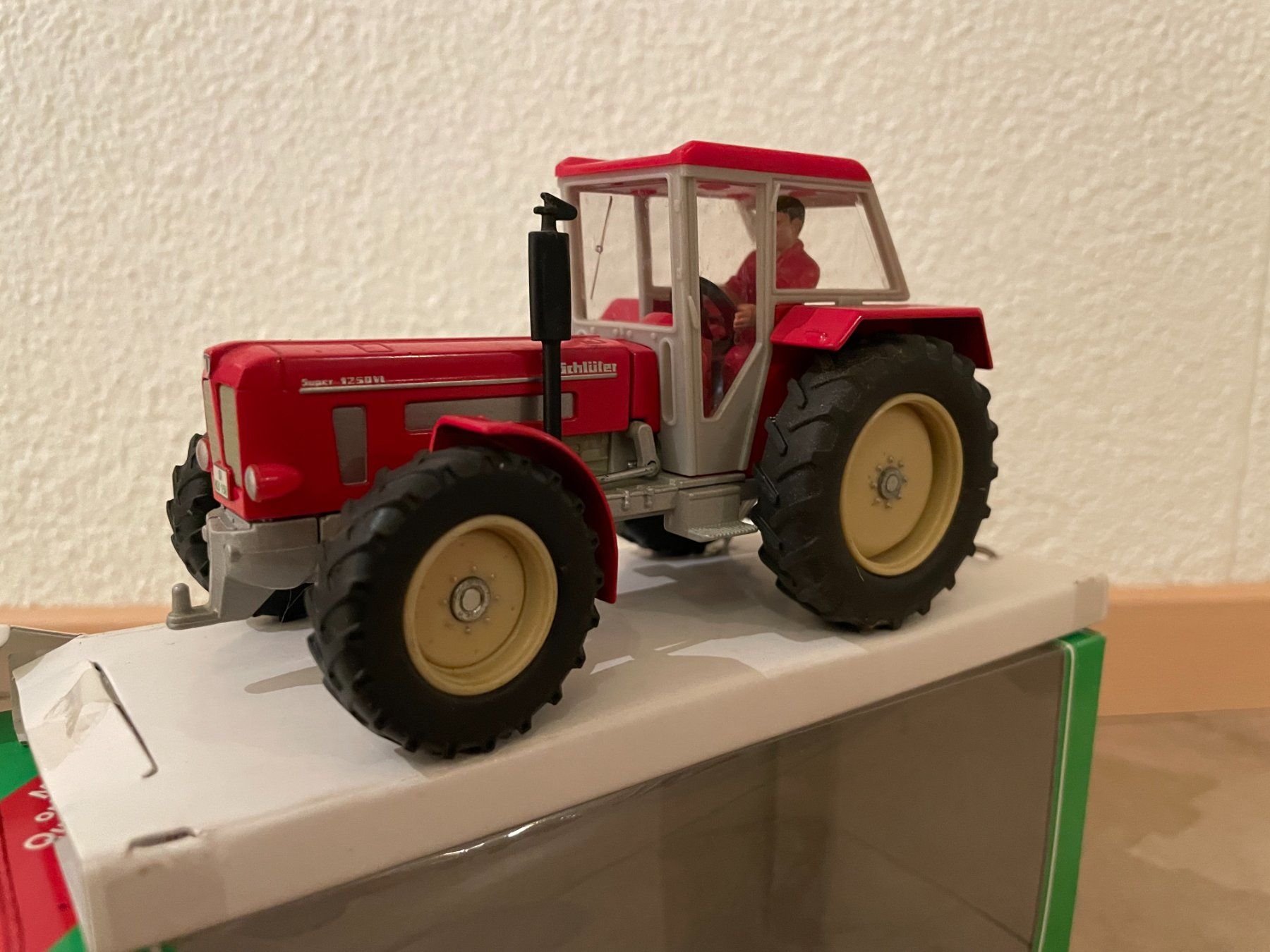Tracteurs: SIKU Schlüter Super 1250 VL – Neuf avec emballage d'origine à Kreuzlingen par Stefan1150