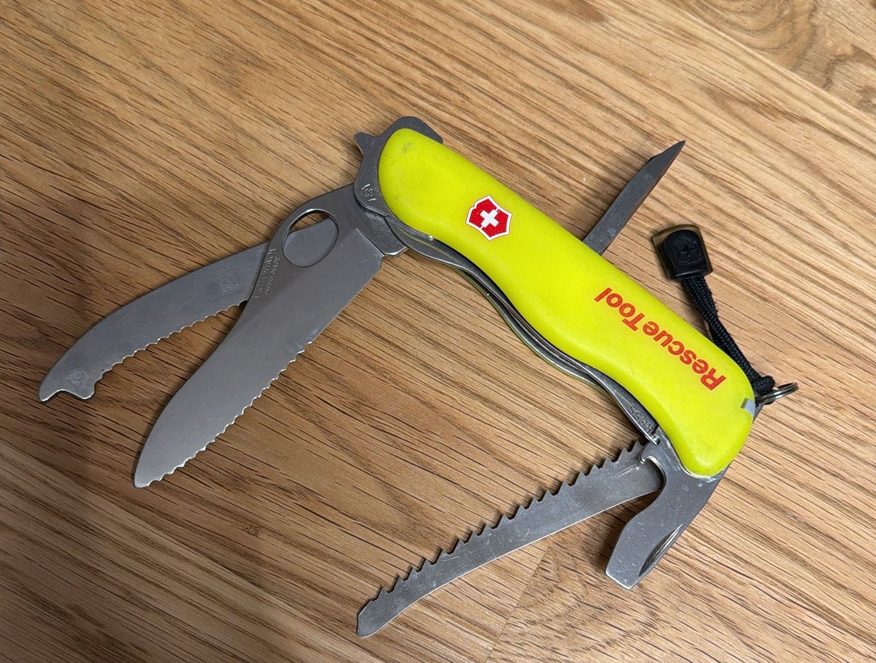 Victorinox Taschenmesser: VICTORINOX SACKMESSER RESCUE TOOL – Gebraucht aus Zürich von Frei-Occasionen 3
