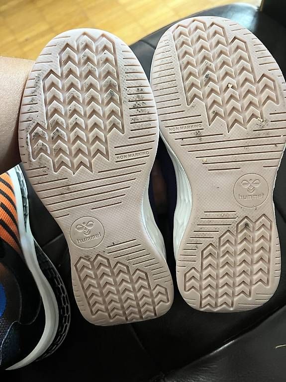 Schuhe für Jungen: Hallenschuhe Turnschuhe Hummel – Gebraucht aus Baden von blueanastasia 1